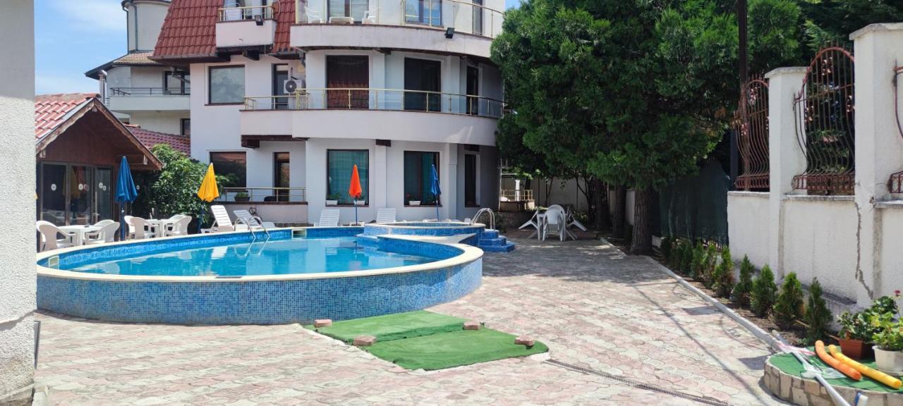 Family Hotel Saint Peter Saints Constantine and Helena Exterior photo